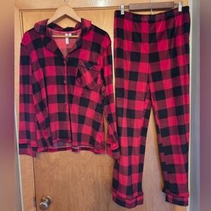Joyspun Women's Red and Black Plaid Pajama Set NWT